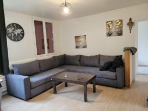 Appartement 4 chambres face carrefour de Stains